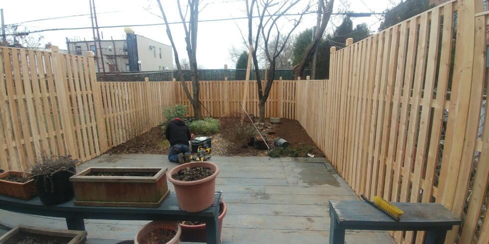Shadow box cedar wood fence for classic residential fencing in NYC