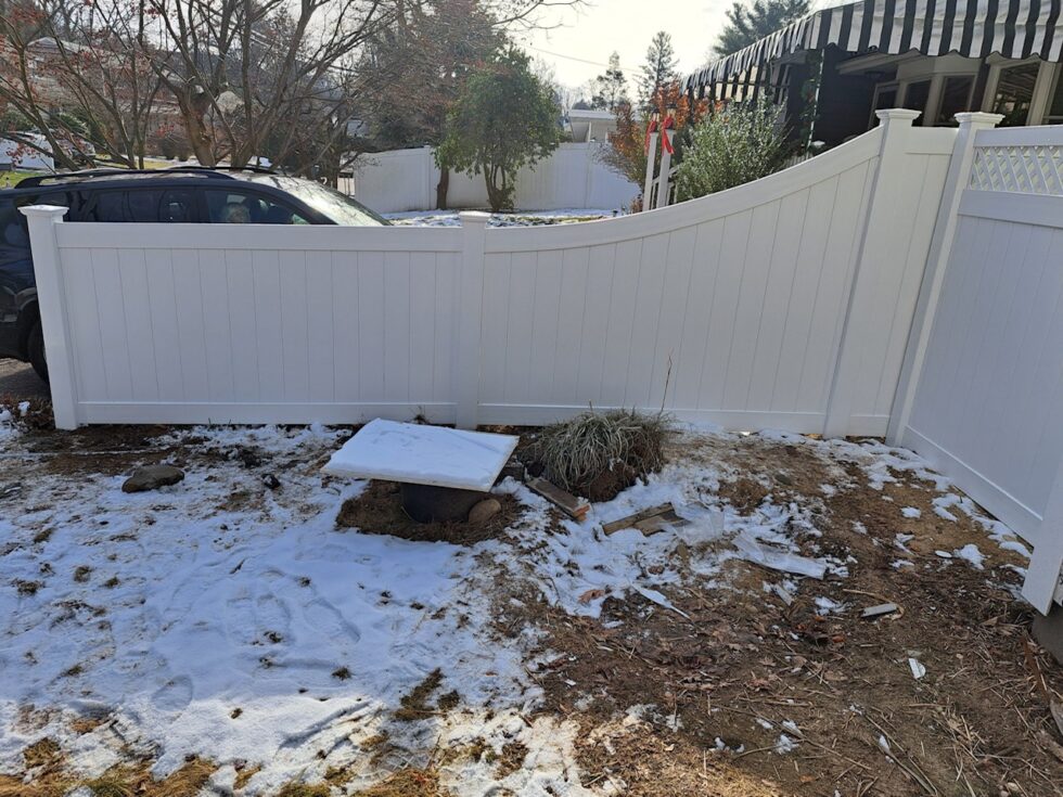 White Solid Swoop 6ft - 4ft Fence